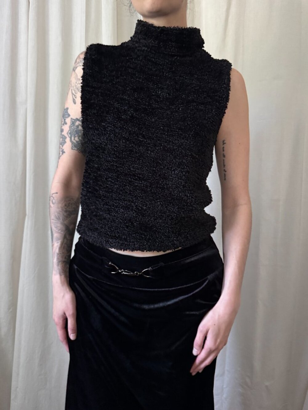 Black Textured Fuzzy Mock Neck Sleeveless Top Women's Size Medium